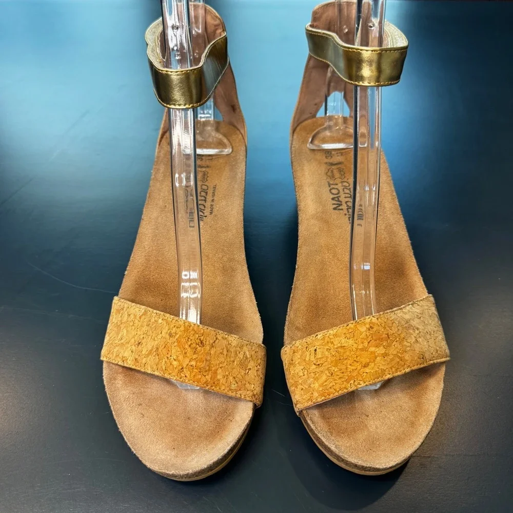 Naot Women 6-6.5 EU 37 Beige Gold Leather Cork Wedge Sandals Ankle Strap Israel